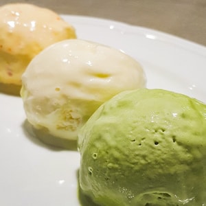 Фото товара 'Мороженое ванильное / манго-чили / матча'