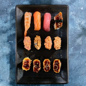 Фото товара 'Запеченные суши с тунцом'
