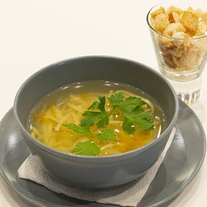Фото товара 'Куриный суп с лапшой'