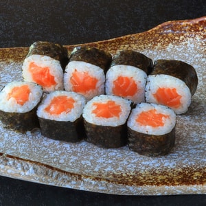 Фото товара 'Хосомаки классикка с лососем'