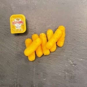 Фото товара 'Сырные палочки с соусом на выбор '