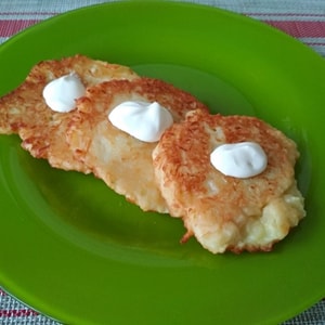 Фото товара 'Драники картофельные с сыром и сметанкой'