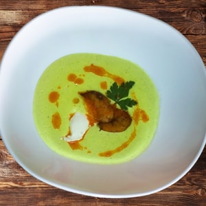 Фото товара 'Крем суп из цукини с креветками и мягким сыром'