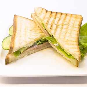 Фото товара 'Сэндвич с ветчиной и сыром'
