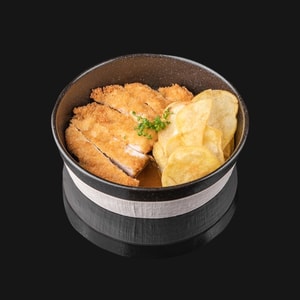 Фото товара 'Шницель из куриного филе с картофельными чипсами'